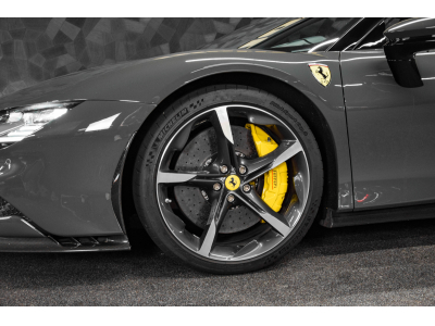 Ferrari SF90 Spider ASSETTO FIORANO - GRIGIO SCURO
