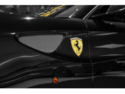Ferrari FF 6.3 V12 - NERO B/B