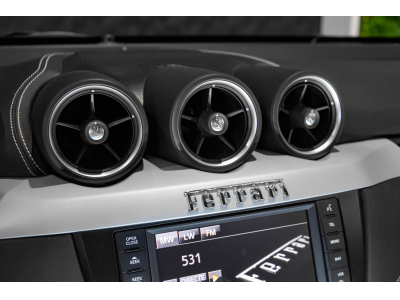 Ferrari FF 6.3 V12 - NERO B/B