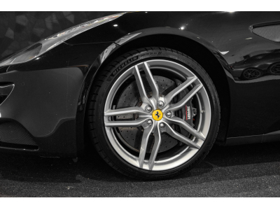 Ferrari FF 6.3 V12 - NERO B/B