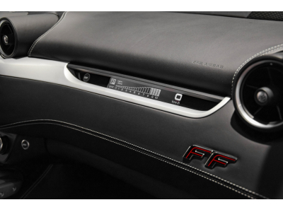 Ferrari FF 6.3 V12 - NERO B/B