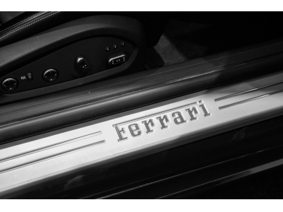 Ferrari FF 6.3 V12 - NERO B/B
