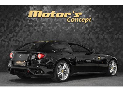 Ferrari FF 6.3 V12 - NERO B/B