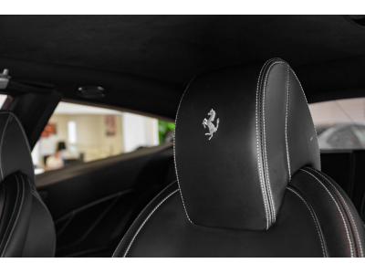 Ferrari FF 6.3 V12 - NERO B/B