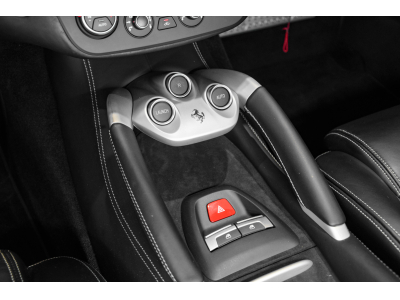 Ferrari FF 6.3 V12 - NERO B/B