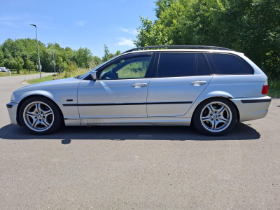BMW 320 i Touring Pack M