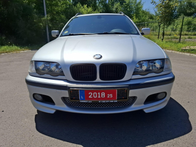 BMW 320 i Touring Pack M