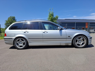 BMW 320 i Touring Pack M