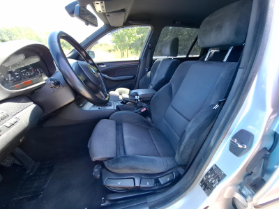 BMW 320 i Touring Pack M