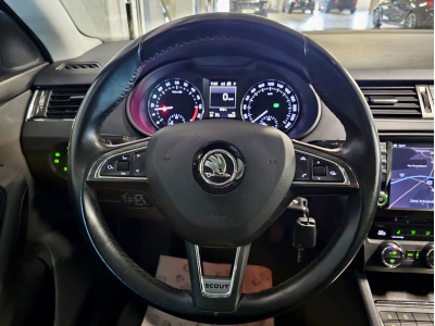 Skoda Octavia 2.0 TDI 184 DSG 4X4 SCOUT PANO CUIR NAVI