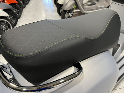 Vespa GTS Super Tech 125 Grigio entusiasta matt
