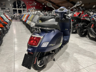 Vespa GTS Super Tech 125 Bleu Matt