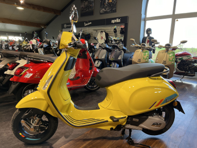Vespa Primavera 125 S Jaune