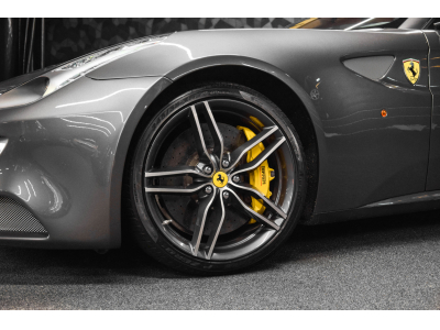 Ferrari FF V12 - GRIGIO SILVERSTONE