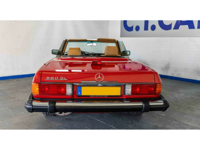 Mercedes-Benz SL 560 R107