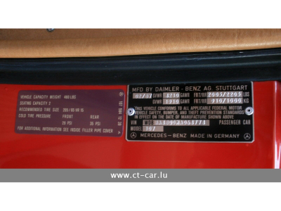Mercedes-Benz SL 560 R107