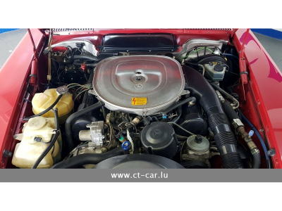 Mercedes-Benz SL 560 R107
