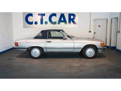 Mercedes-Benz SL 560 Auto.