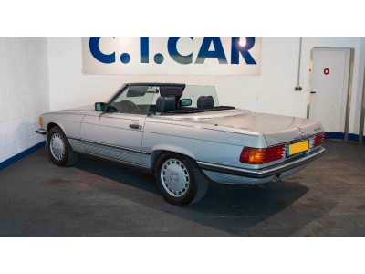 Mercedes-Benz SL 560 Auto.