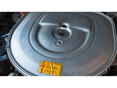 Mercedes-Benz SL 560 Auto.