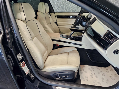 BMW 750 D XDRIVE INDIVIDUAL 1 HAND SOFTCLOSE HEAD UP HARMAN KARDON PANO CUIR NAVI