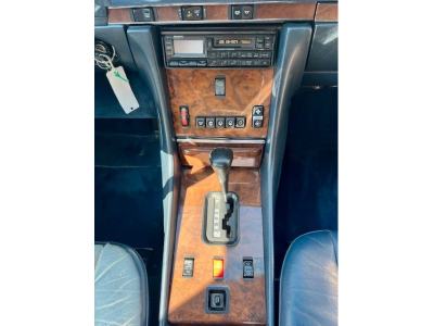 Mercedes-Benz SL 560 R107- top Zustand - 2 HAND