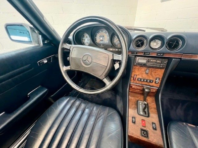 Mercedes-Benz SL 560 R107- top Zustand - 2 HAND