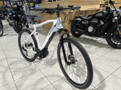 Yamaha CrossCore RC M Freins Shimano,  PW séries 70 Nm, fourche NEX / 500 Wh, 36 V, roue 27,5,  cadre allu, 23,9 Kg.