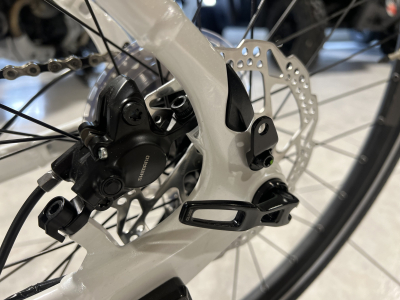 Yamaha CrossCore RC M Freins Shimano,  PW séries 70 Nm, fourche NEX / 500 Wh, 36 V, roue 27,5,  cadre allu, 23,9 Kg.