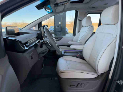 Hyundai Staria 1.6 T-GDI HEV 225 Luxury