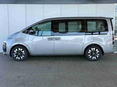 Hyundai Staria 1.6 T-GDI HEV 225 Luxury