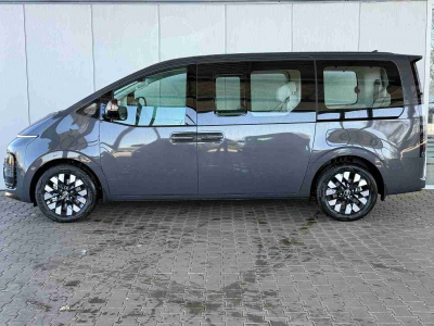 Hyundai Staria 1.6 T-GDI HEV 225 Luxury