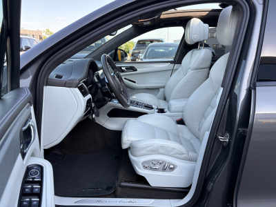 Porsche Macan Turbo Performance 441ps /21/Panorama/Camera//Burmester/Sport Chrono/Voll