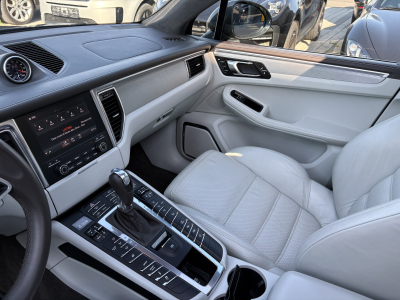 Porsche Macan Turbo Performance 441ps /21/Panorama/Camera//Burmester/Sport Chrono/Voll