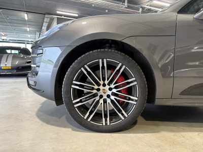 Porsche Macan Turbo Performance 441ps /21/Panorama/Camera//Burmester/Sport Chrono/Voll