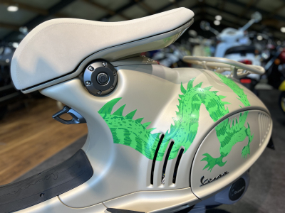 Vespa 946 DRAGON