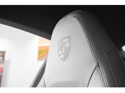 Porsche 992 Carrera 4S Coupé PDK - Night Blue Metallic