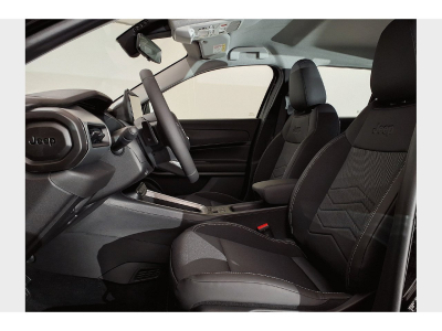 Jeep Avenger 1.2 E-Hybrid AT ALTITUDE