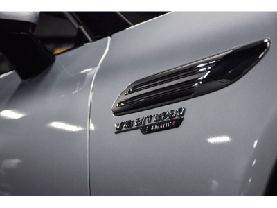 Mercedes-Benz SL 63 AMG 4 MATIC +