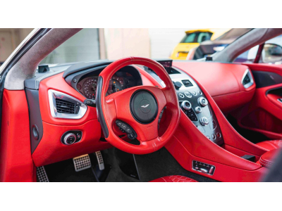 Aston Martin Vanquish Coupe 6.0 V12 Automatik Carbon B&O