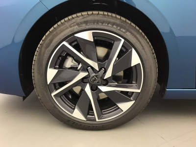 Peugeot 308 1.5 BlueHDI 130 EAT8 ALLURE