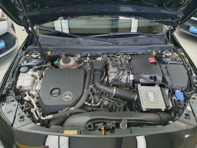Mercedes-Benz A 250 e 8G-DCT BUSINESS Line
