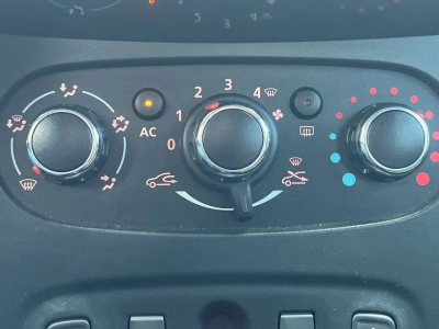 Dacia Sandero 1