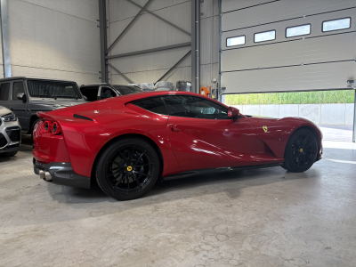Ferrari 812 Superfast SUPERFAST(COVERING)/1Hd/ RACING SEATS/DISPLAY/CARBON/ 20*/LIFT VOLL
