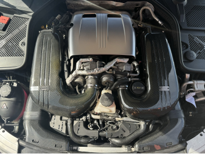 Mercedes-Benz C 63 AMG S AMG V8 BITURBO KERAMIK AKRAPOVIC F1 SPORTSITZE HEAD UP BURMESTER  CUIR
