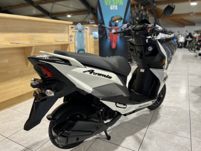 Suzuki Avenis 125