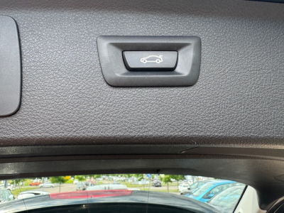 BMW 218 Active Tourer BMW 218 i ACTIVE TOURER LED NAVI STANDHEIZUNG LANE