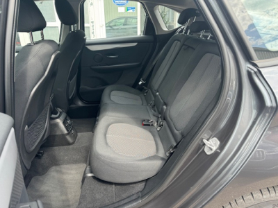 BMW 218 Active Tourer BMW 218 i ACTIVE TOURER LED NAVI STANDHEIZUNG LANE
