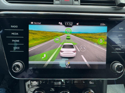 Skoda Superb SKODA SUPERB HYBRID LED NAVI LEDER ASSITENTEN AHK