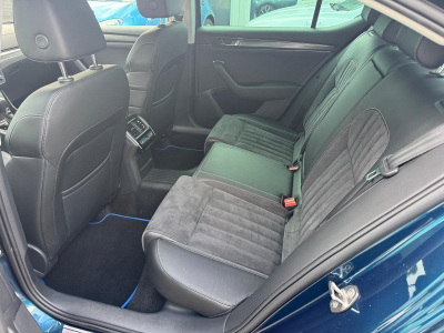 Skoda Superb SKODA SUPERB HYBRID LED NAVI LEDER ASSITENTEN AHK